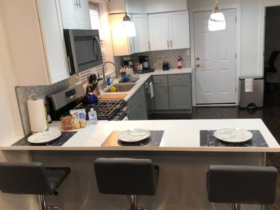 The Blue Golden Luxury Modern 3- Bedroom Apartment In Chicago Esterno foto