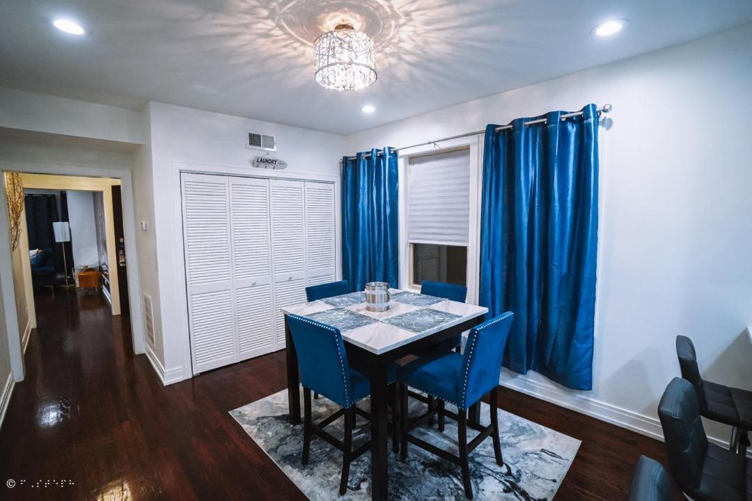 The Blue Golden Luxury Modern 3- Bedroom Apartment In Chicago Esterno foto