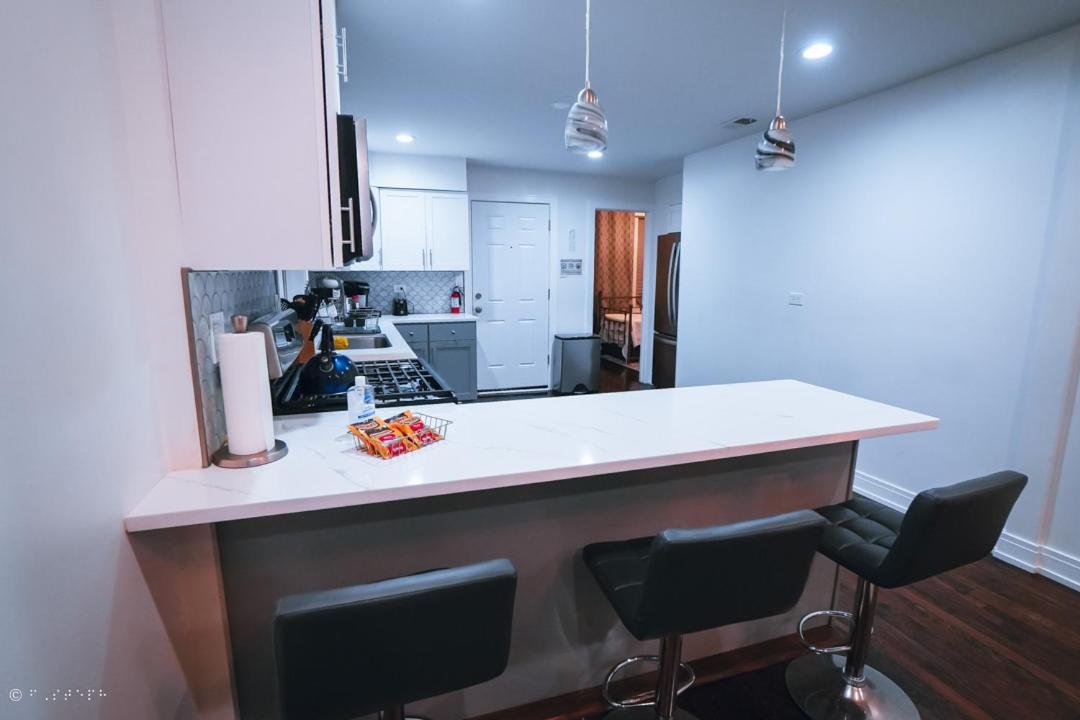 The Blue Golden Luxury Modern 3- Bedroom Apartment In Chicago Esterno foto