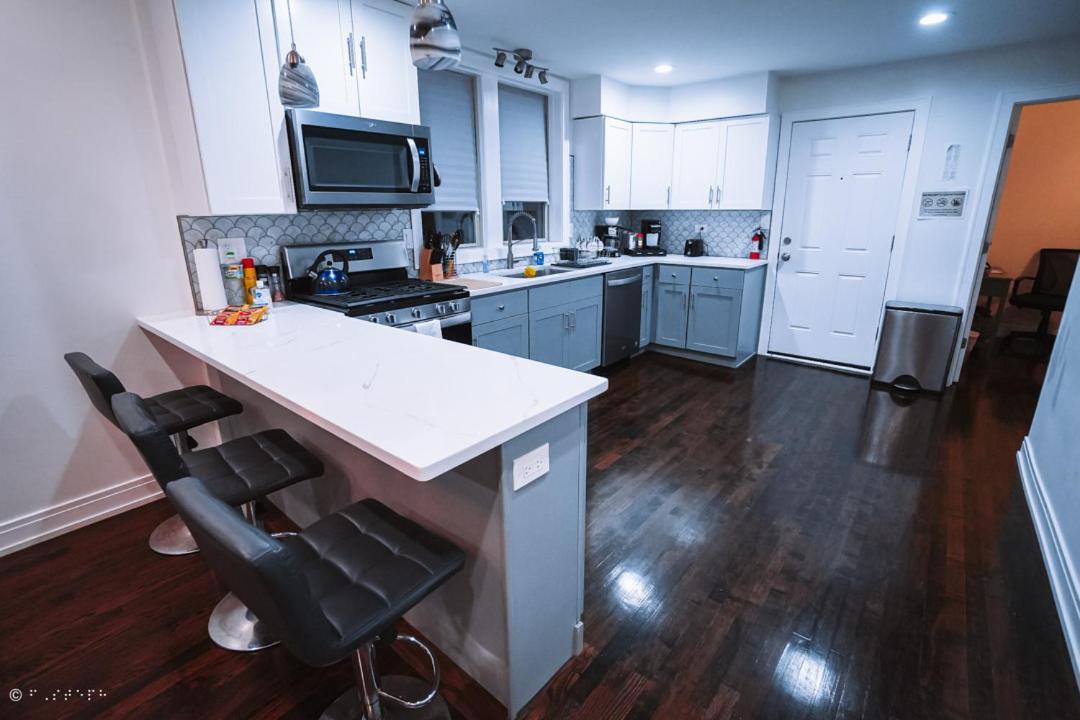 The Blue Golden Luxury Modern 3- Bedroom Apartment In Chicago Esterno foto