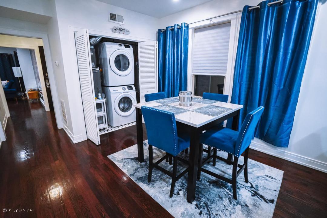 The Blue Golden Luxury Modern 3- Bedroom Apartment In Chicago Esterno foto